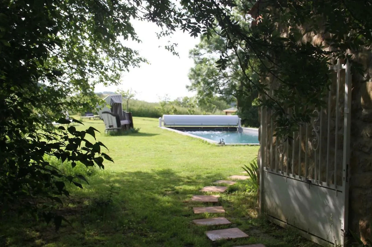 Maison Mandala Bed and Breakfast Vaux  0*, Vaux (Haute-Garonne)